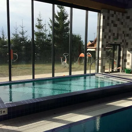Nika Pool&spa 5morz 아파트 시아노제티